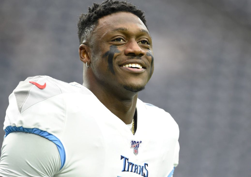 Titans' Henry, Brown and Vaccaro Are Christians First