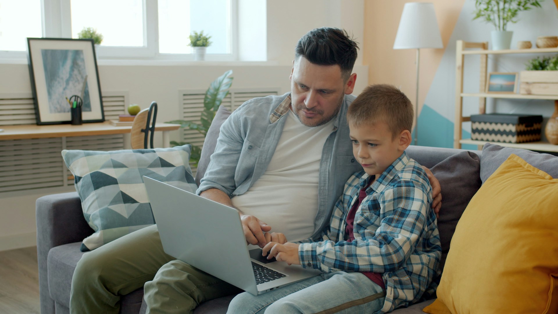 Featured image for “5 Ways to Teach Your Kids Truth in a “Truthless” World”